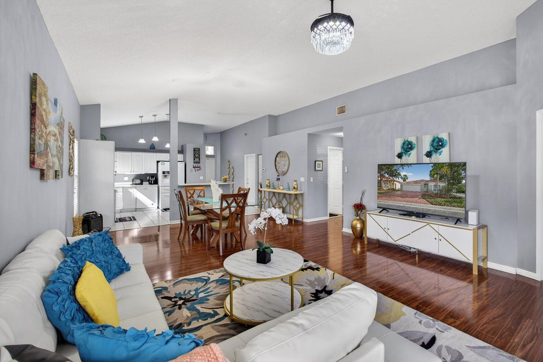 En Venta: $449,900 (3 camas, 2 baños, 1580 Pies cuadrados)