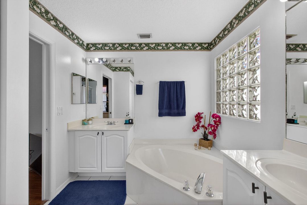 En Venta: $449,900 (3 camas, 2 baños, 1580 Pies cuadrados)