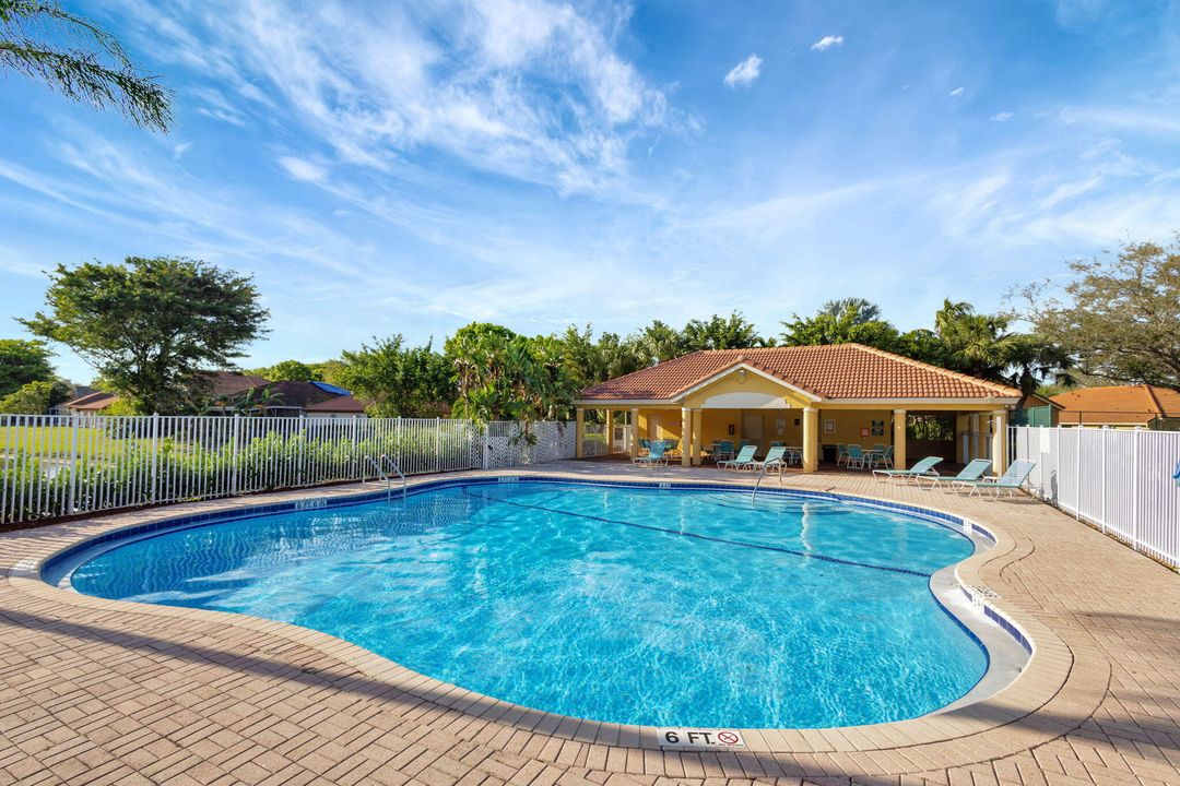 En Venta: $449,900 (3 camas, 2 baños, 1580 Pies cuadrados)