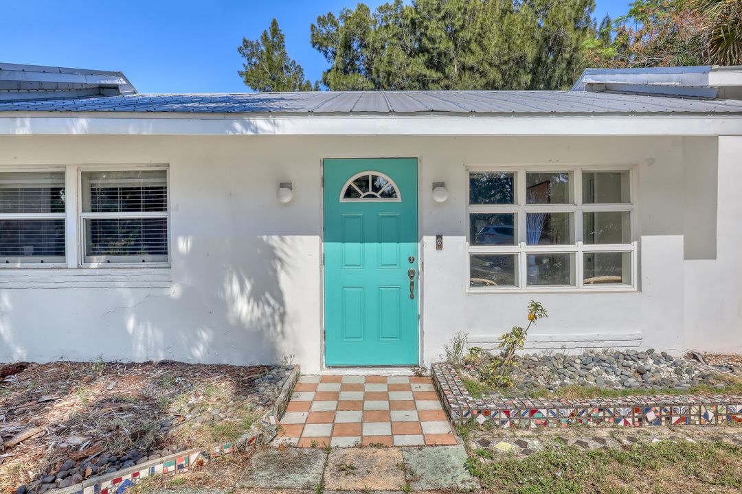 For Sale: $375,000 (2 beds, 2 baths, 1161 Square Feet)