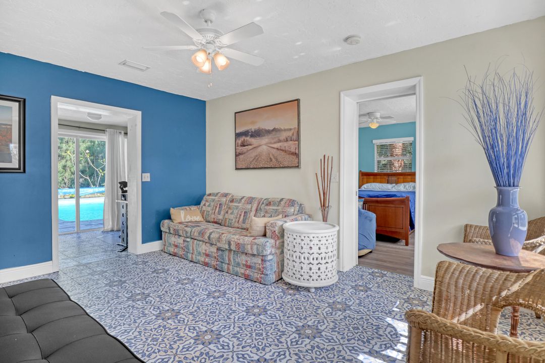 For Sale: $375,000 (2 beds, 2 baths, 1161 Square Feet)