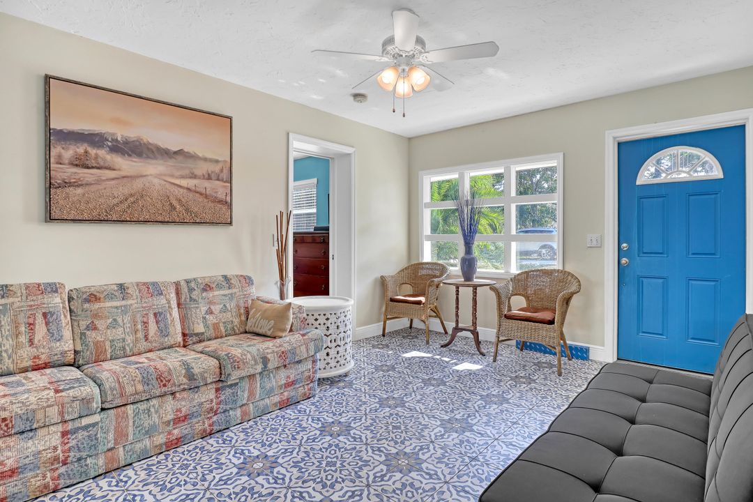 For Sale: $375,000 (2 beds, 2 baths, 1161 Square Feet)