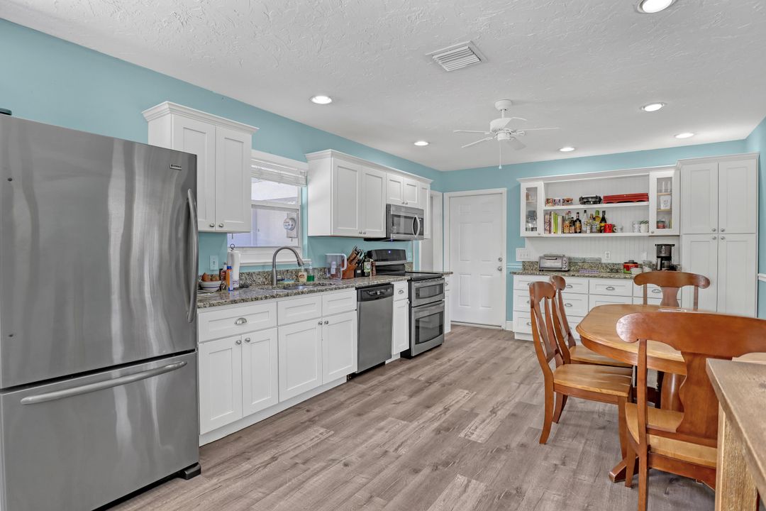 For Sale: $375,000 (2 beds, 2 baths, 1161 Square Feet)