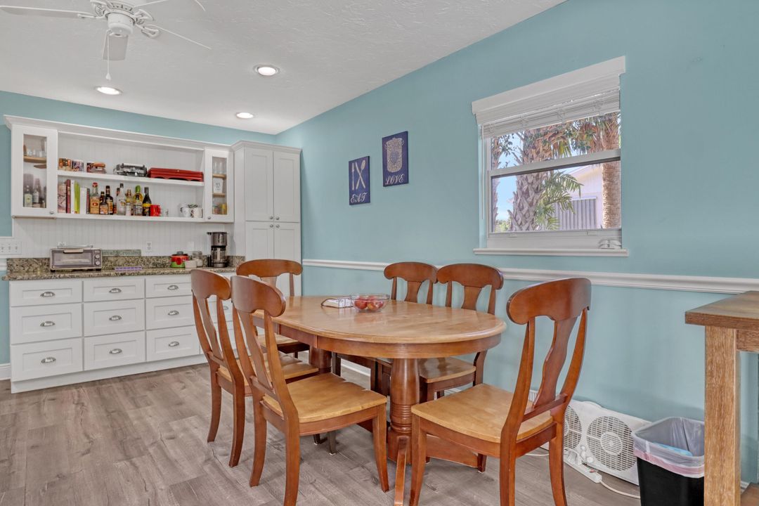 For Sale: $375,000 (2 beds, 2 baths, 1161 Square Feet)