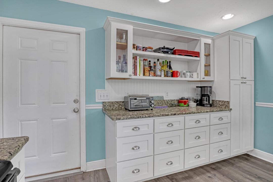 For Sale: $375,000 (2 beds, 2 baths, 1161 Square Feet)