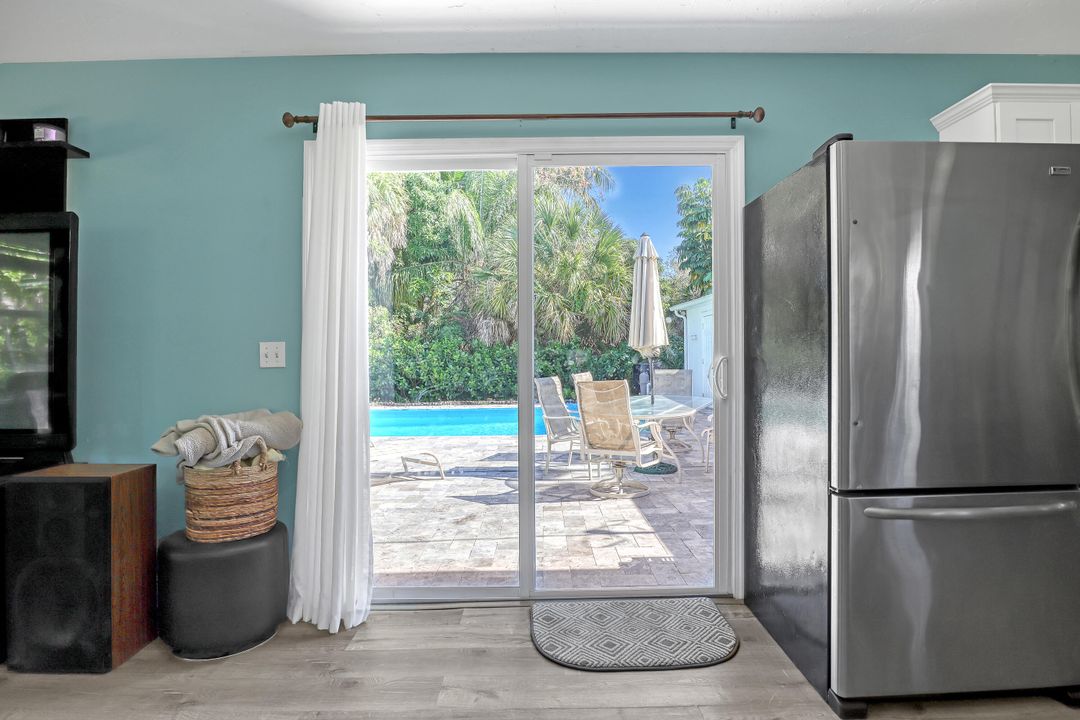 For Sale: $375,000 (2 beds, 2 baths, 1161 Square Feet)