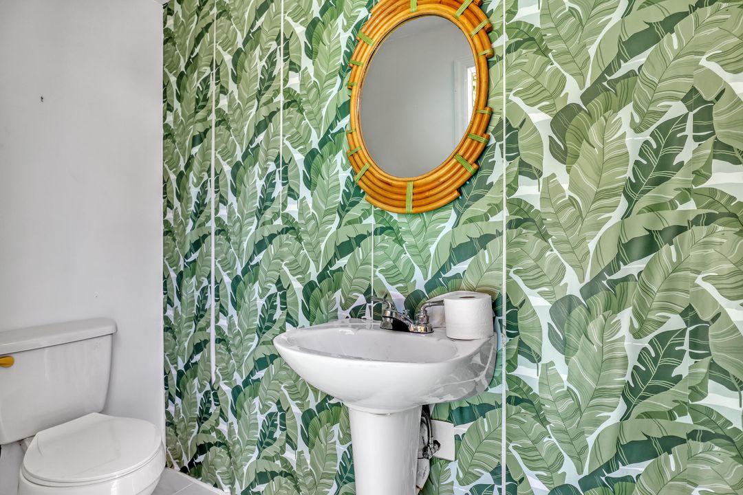 For Sale: $375,000 (2 beds, 2 baths, 1161 Square Feet)