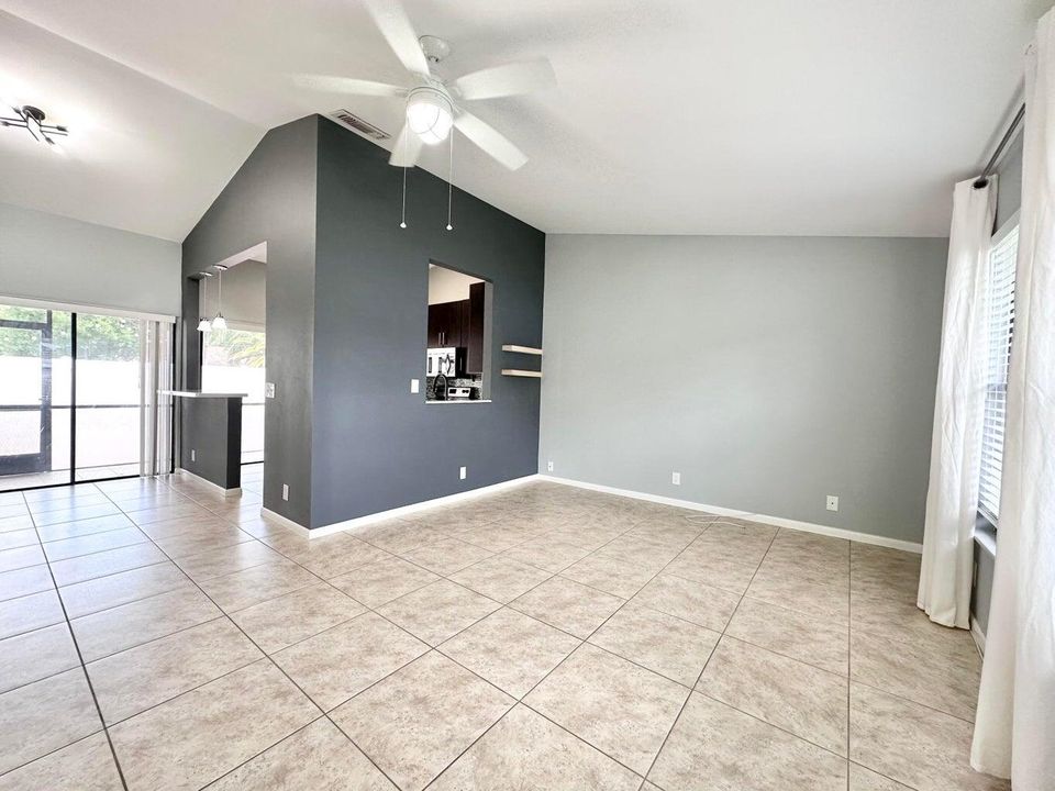 For Rent: $2,400 (2 beds, 2 baths, 1092 Square Feet)