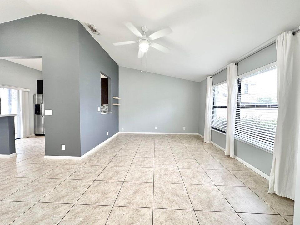 For Rent: $2,400 (2 beds, 2 baths, 1092 Square Feet)