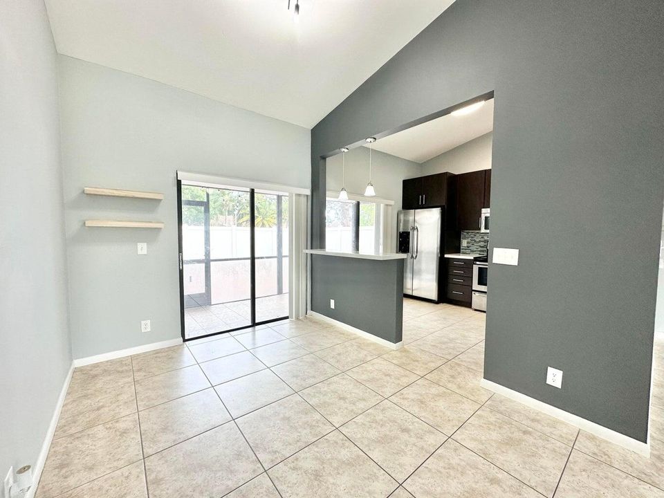 For Rent: $2,400 (2 beds, 2 baths, 1092 Square Feet)