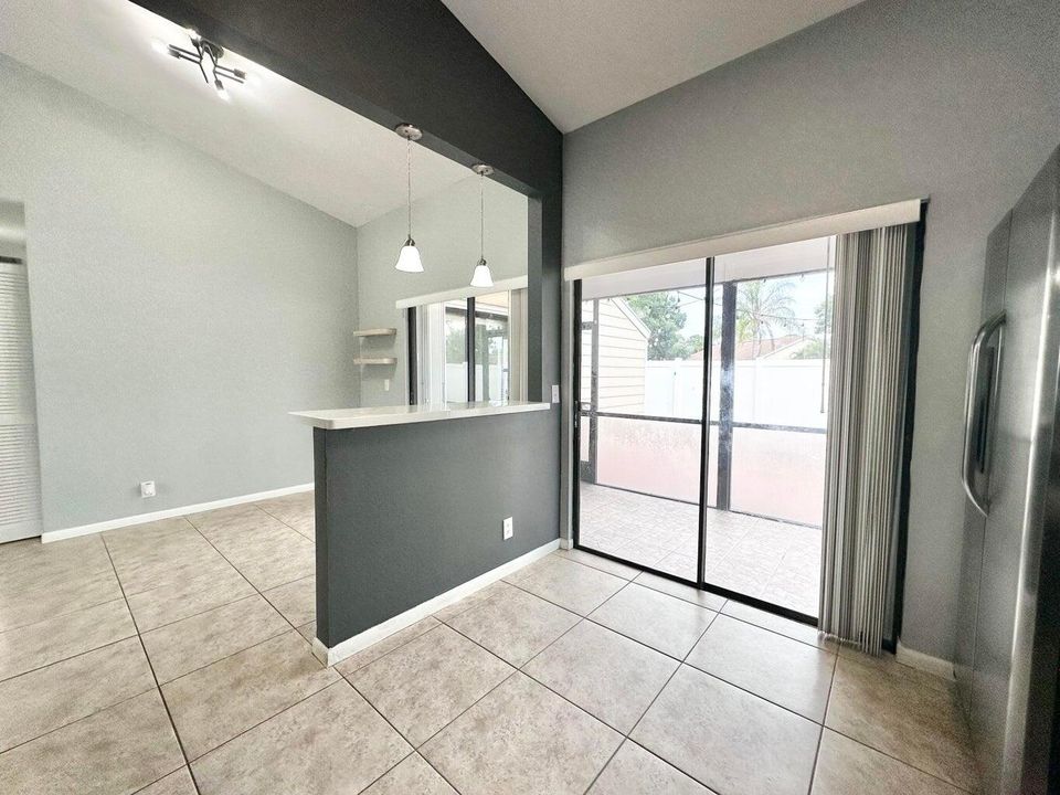 For Rent: $2,400 (2 beds, 2 baths, 1092 Square Feet)
