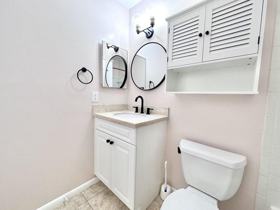 For Rent: $2,400 (2 beds, 2 baths, 1092 Square Feet)