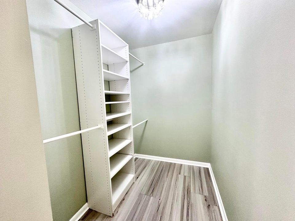 For Rent: $2,400 (2 beds, 2 baths, 1092 Square Feet)