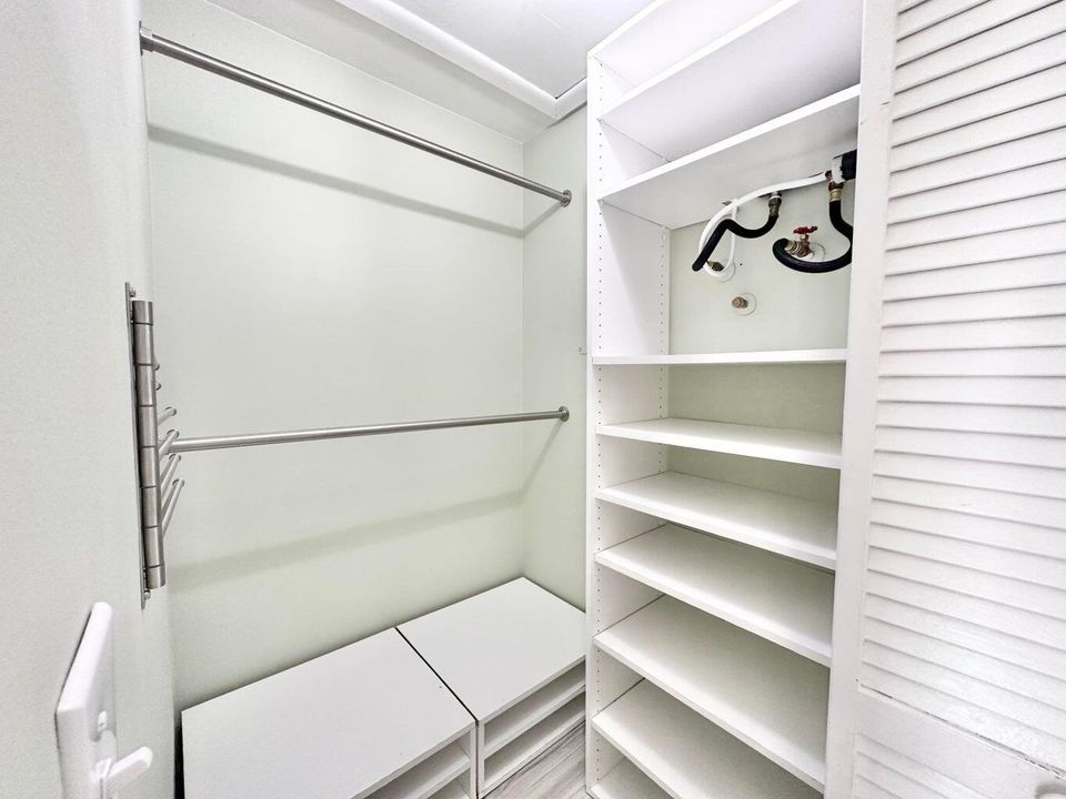 For Rent: $2,400 (2 beds, 2 baths, 1092 Square Feet)