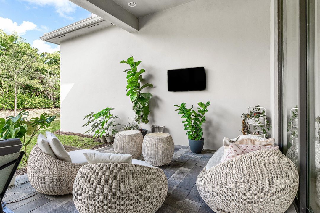 For Sale: $2,250,000 (4 beds, 4 baths, 3092 Square Feet)