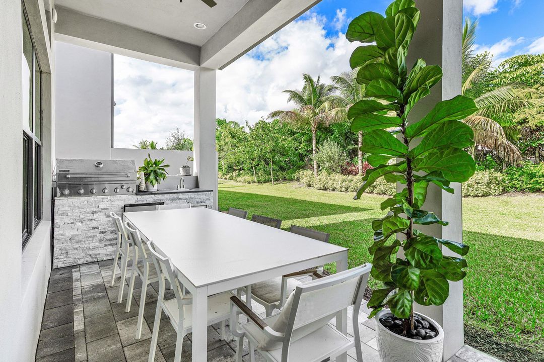 For Sale: $2,250,000 (4 beds, 4 baths, 3092 Square Feet)