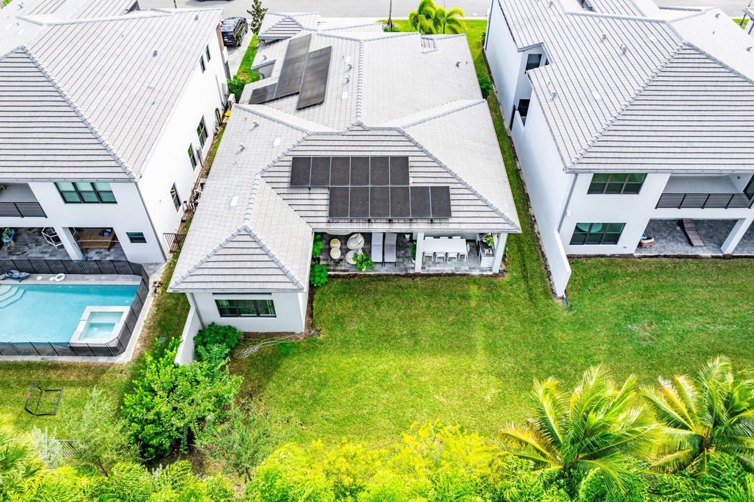 For Sale: $2,250,000 (4 beds, 4 baths, 3092 Square Feet)