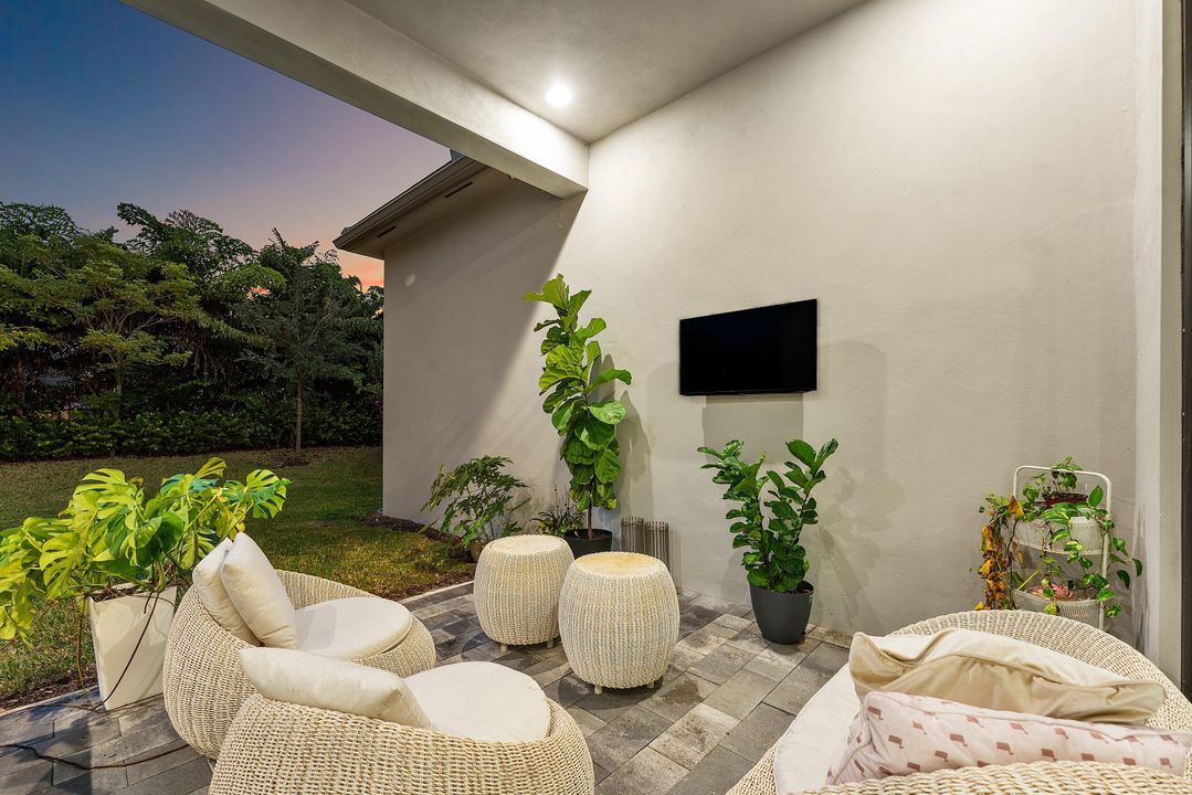 For Sale: $2,250,000 (4 beds, 4 baths, 3092 Square Feet)