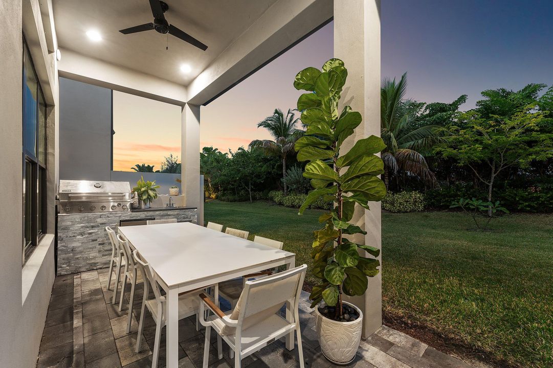 For Sale: $2,250,000 (4 beds, 4 baths, 3092 Square Feet)