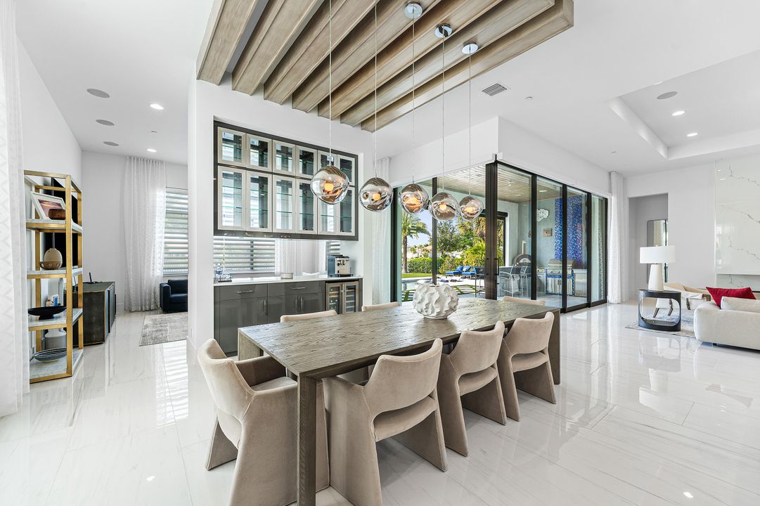 На продажу: $2,990,000 (3 спален, 3 ванн, 3915 Квадратных фут)