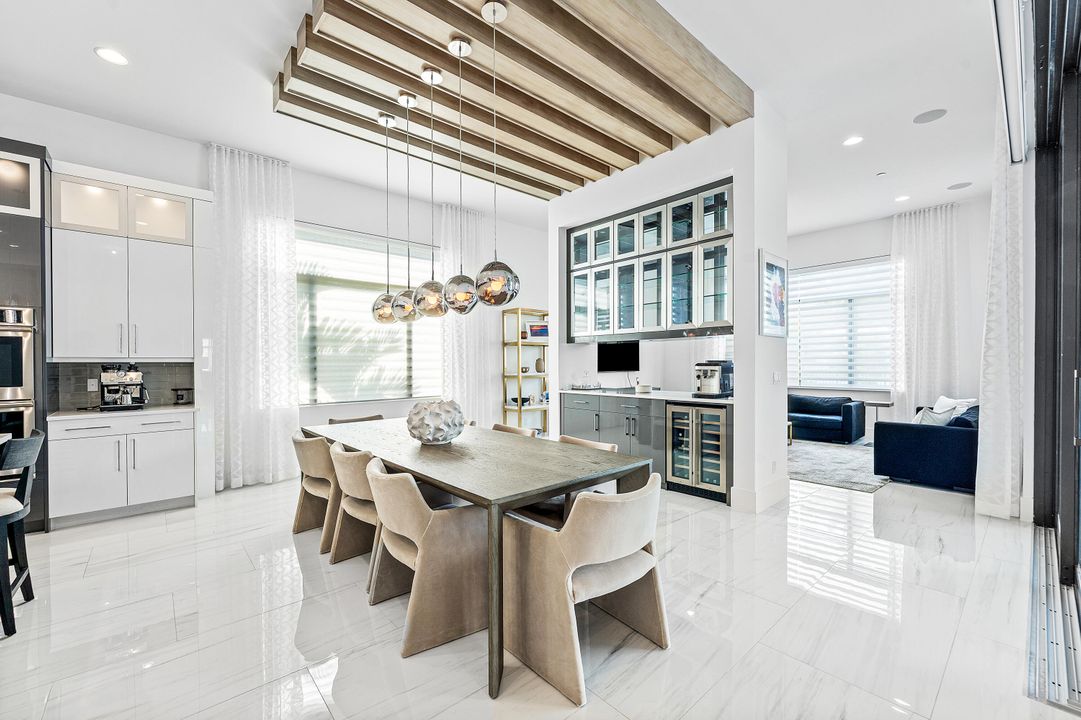 На продажу: $2,990,000 (3 спален, 3 ванн, 3915 Квадратных фут)