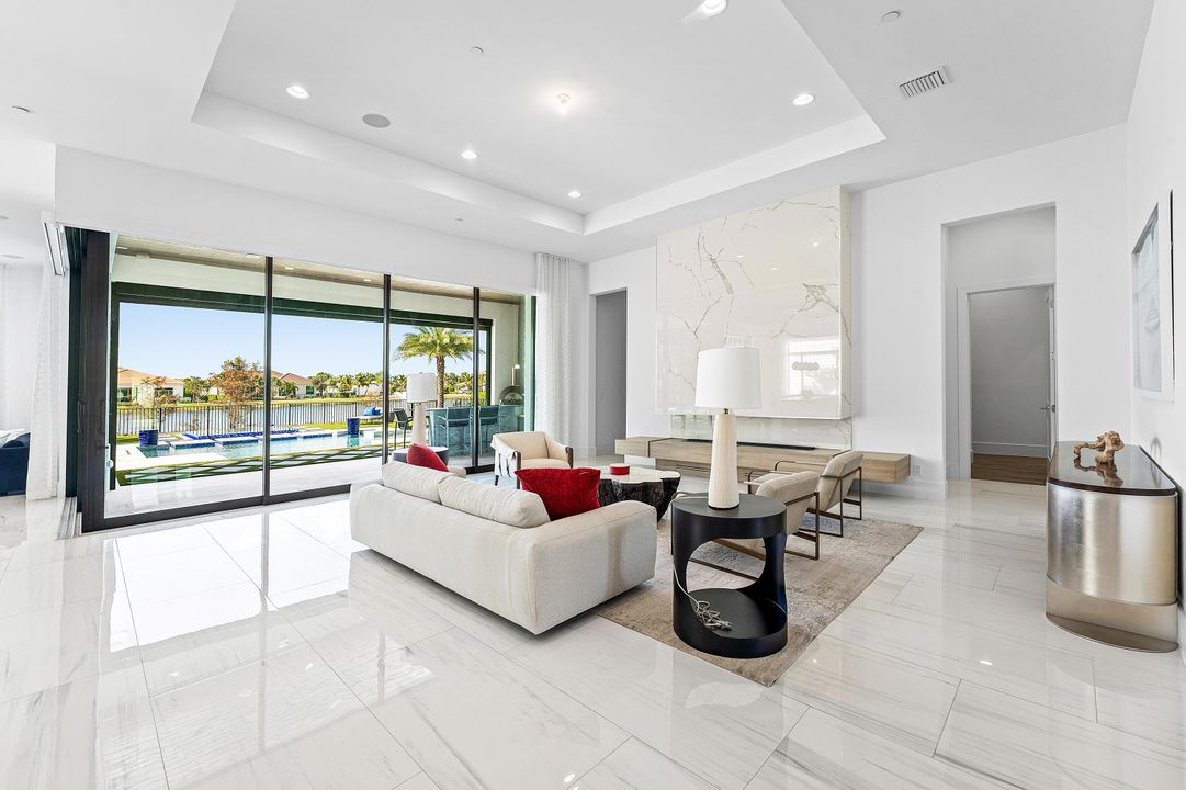 На продажу: $2,990,000 (3 спален, 3 ванн, 3915 Квадратных фут)