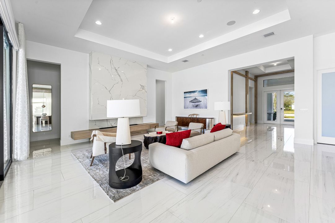 На продажу: $2,990,000 (3 спален, 3 ванн, 3915 Квадратных фут)