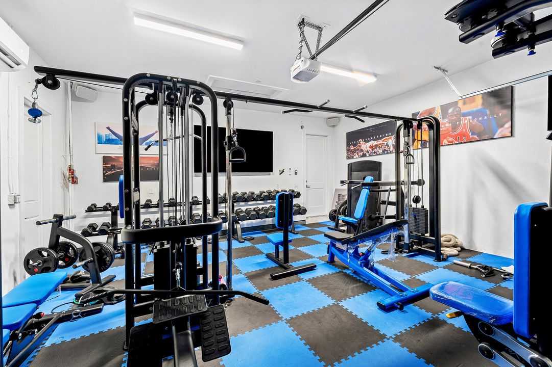 На продажу: $2,990,000 (3 спален, 3 ванн, 3915 Квадратных фут)