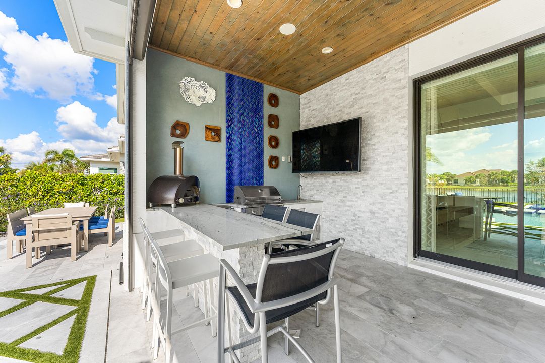 На продажу: $2,990,000 (3 спален, 3 ванн, 3915 Квадратных фут)