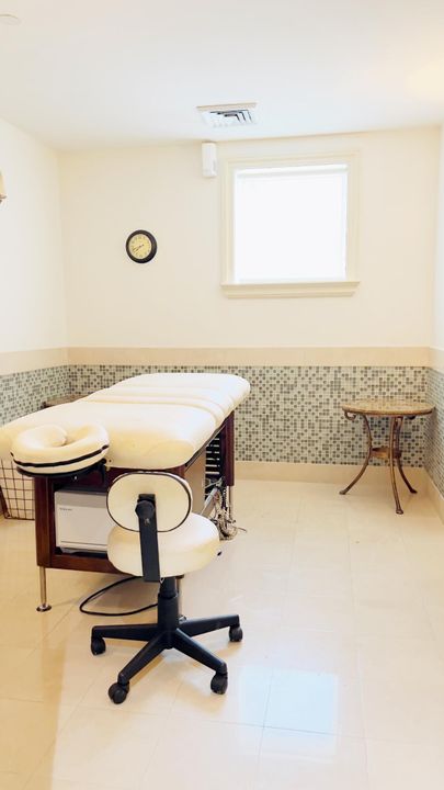 Под контрактом: $5,400 (3 спален, 3 ванн, 1688 Квадратных фут)