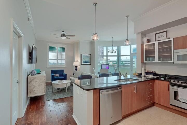 For Sale: $699,000 (3 beds, 2 baths, 1390 Square Feet)