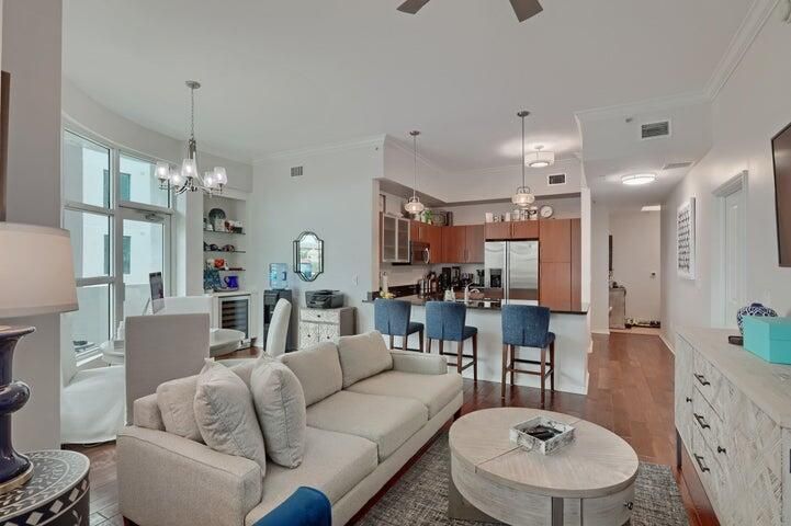 For Sale: $699,000 (3 beds, 2 baths, 1390 Square Feet)