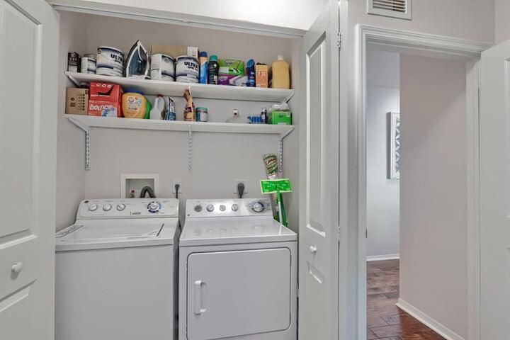 For Sale: $699,000 (3 beds, 2 baths, 1390 Square Feet)