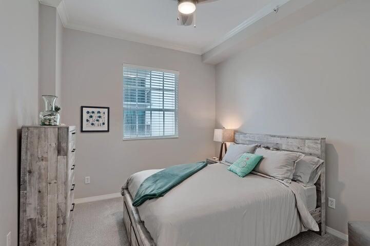 For Sale: $699,000 (3 beds, 2 baths, 1390 Square Feet)