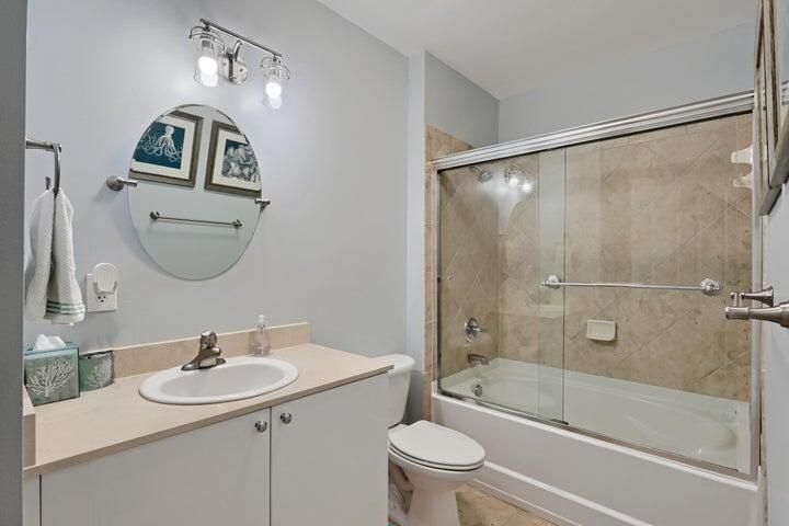 For Sale: $699,000 (3 beds, 2 baths, 1390 Square Feet)