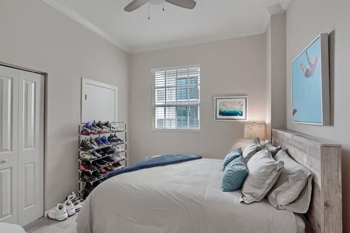 For Sale: $699,000 (3 beds, 2 baths, 1390 Square Feet)