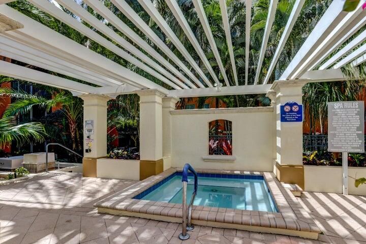 For Sale: $699,000 (3 beds, 2 baths, 1390 Square Feet)