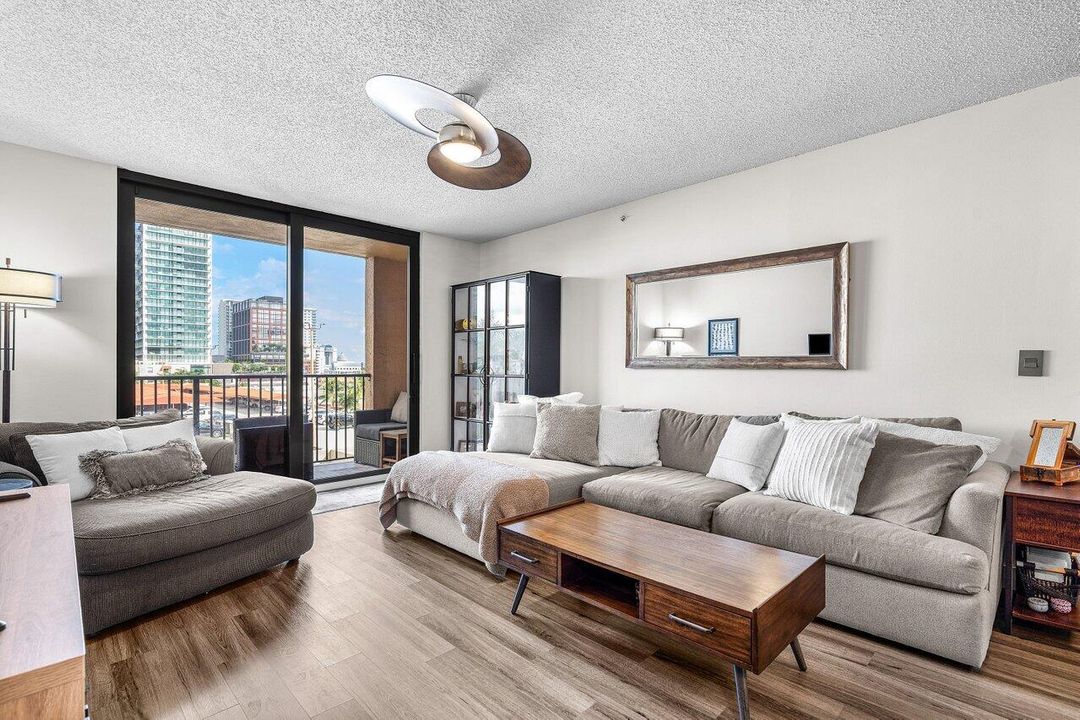 For Sale: $450,000 (2 beds, 2 baths, 1132 Square Feet)