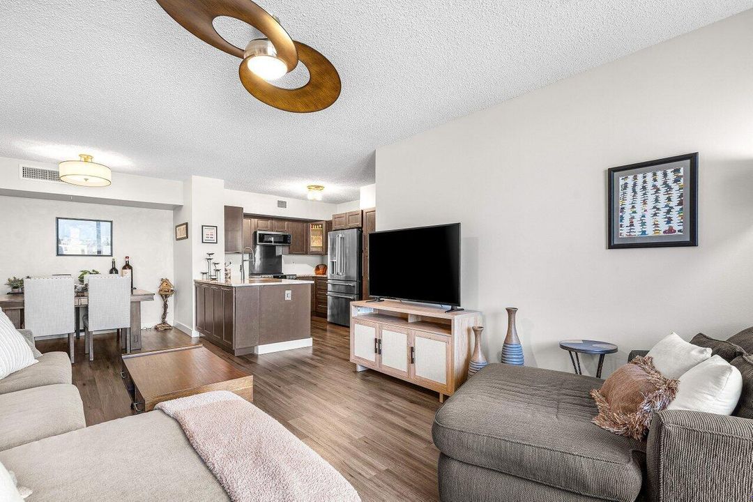 For Sale: $450,000 (2 beds, 2 baths, 1132 Square Feet)