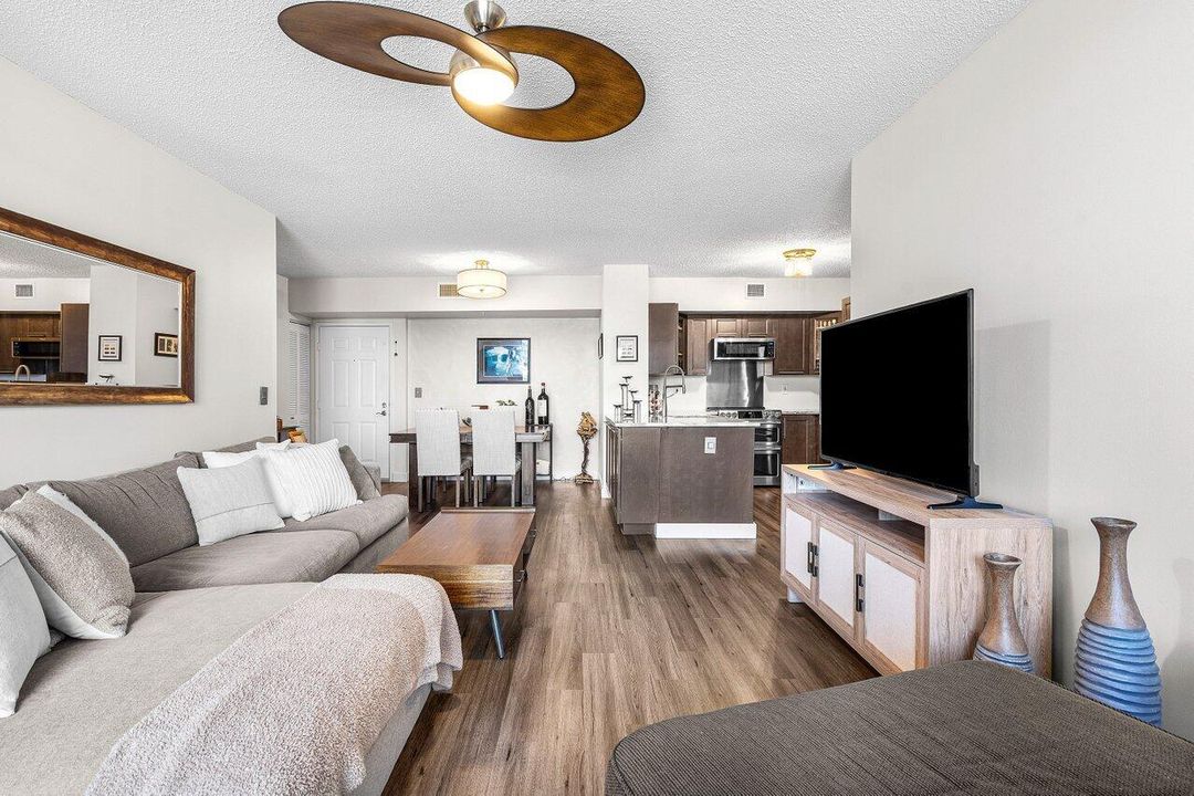 For Sale: $450,000 (2 beds, 2 baths, 1132 Square Feet)