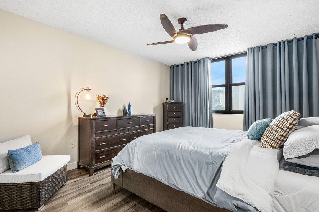 For Sale: $450,000 (2 beds, 2 baths, 1132 Square Feet)