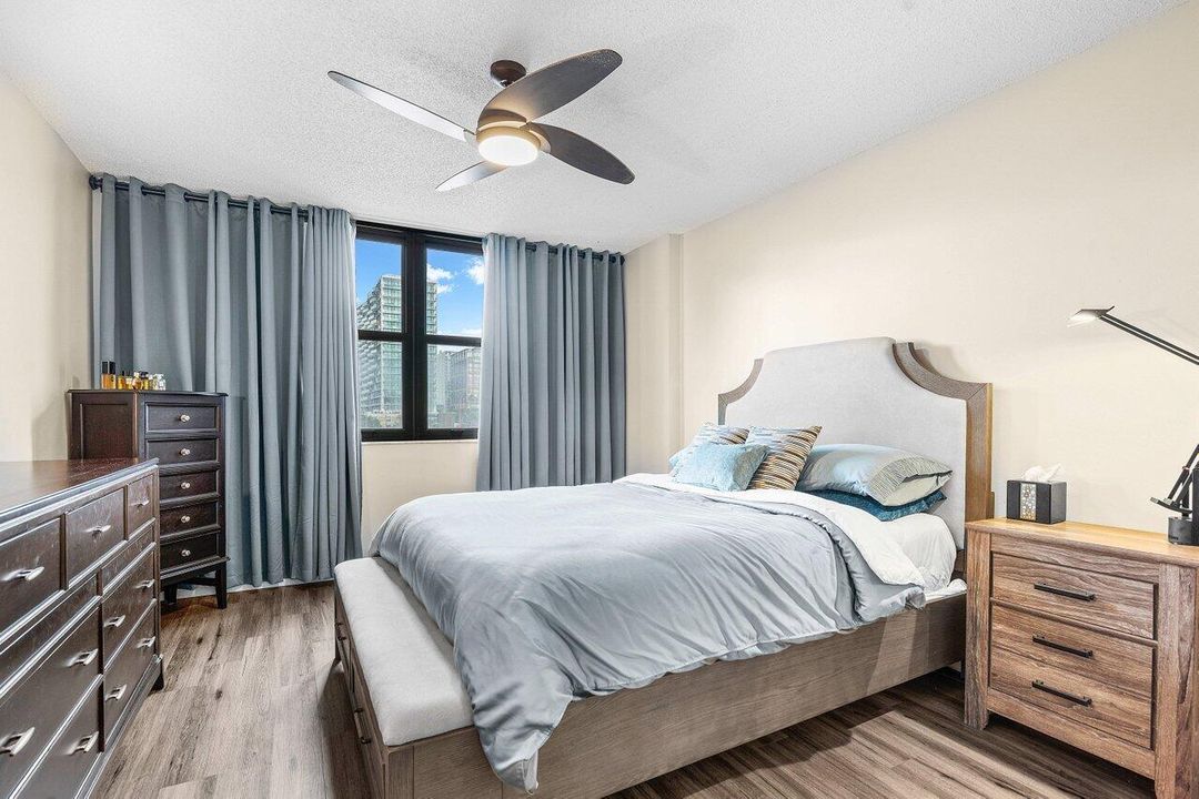 For Sale: $450,000 (2 beds, 2 baths, 1132 Square Feet)