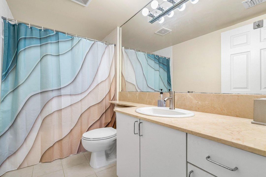 For Sale: $450,000 (2 beds, 2 baths, 1132 Square Feet)