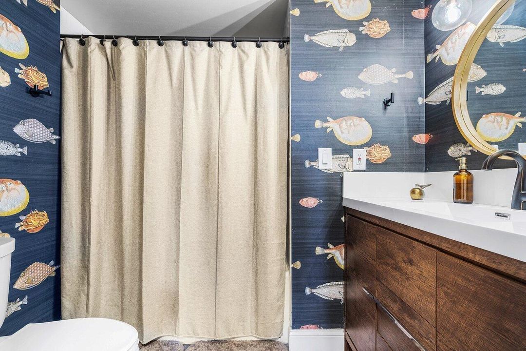 For Sale: $450,000 (2 beds, 2 baths, 1132 Square Feet)