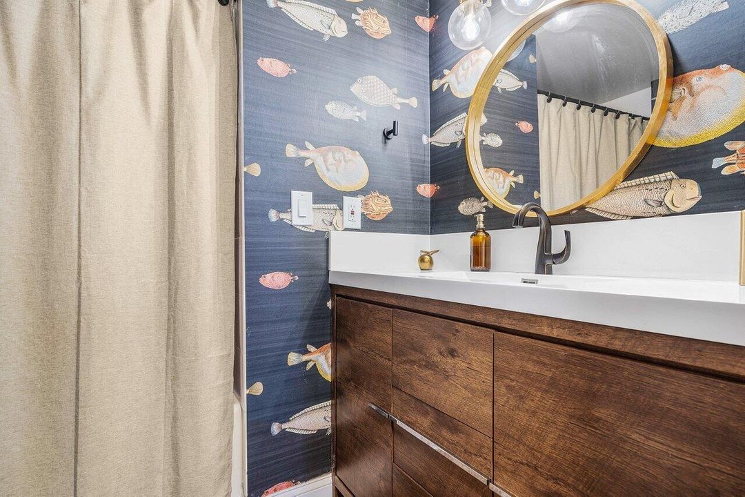 For Sale: $450,000 (2 beds, 2 baths, 1132 Square Feet)