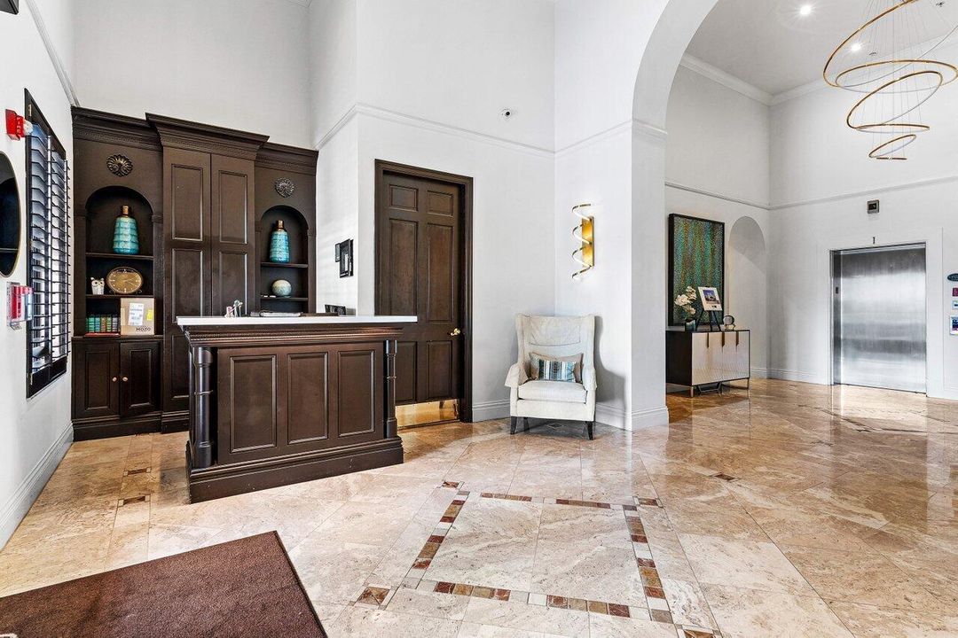 For Sale: $450,000 (2 beds, 2 baths, 1132 Square Feet)