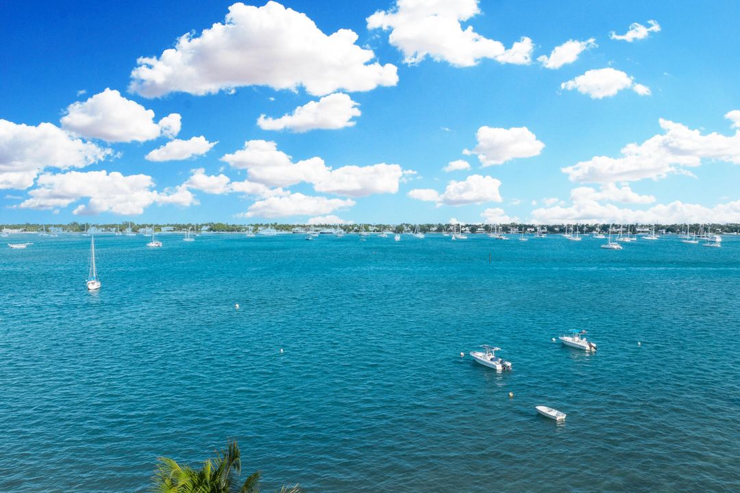 For Sale: $319,000 (3 beds, 2 baths, 1215 Square Feet)