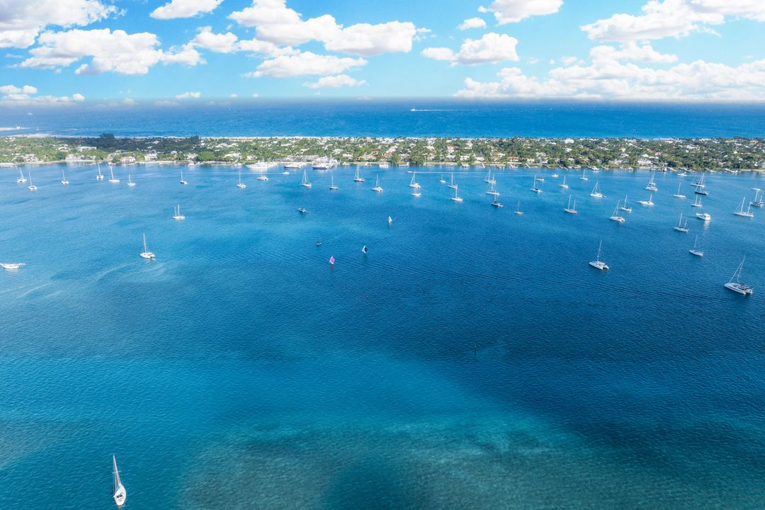 For Sale: $319,000 (3 beds, 2 baths, 1215 Square Feet)