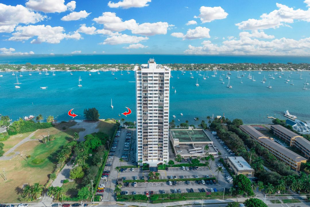 For Sale: $319,000 (3 beds, 2 baths, 1215 Square Feet)