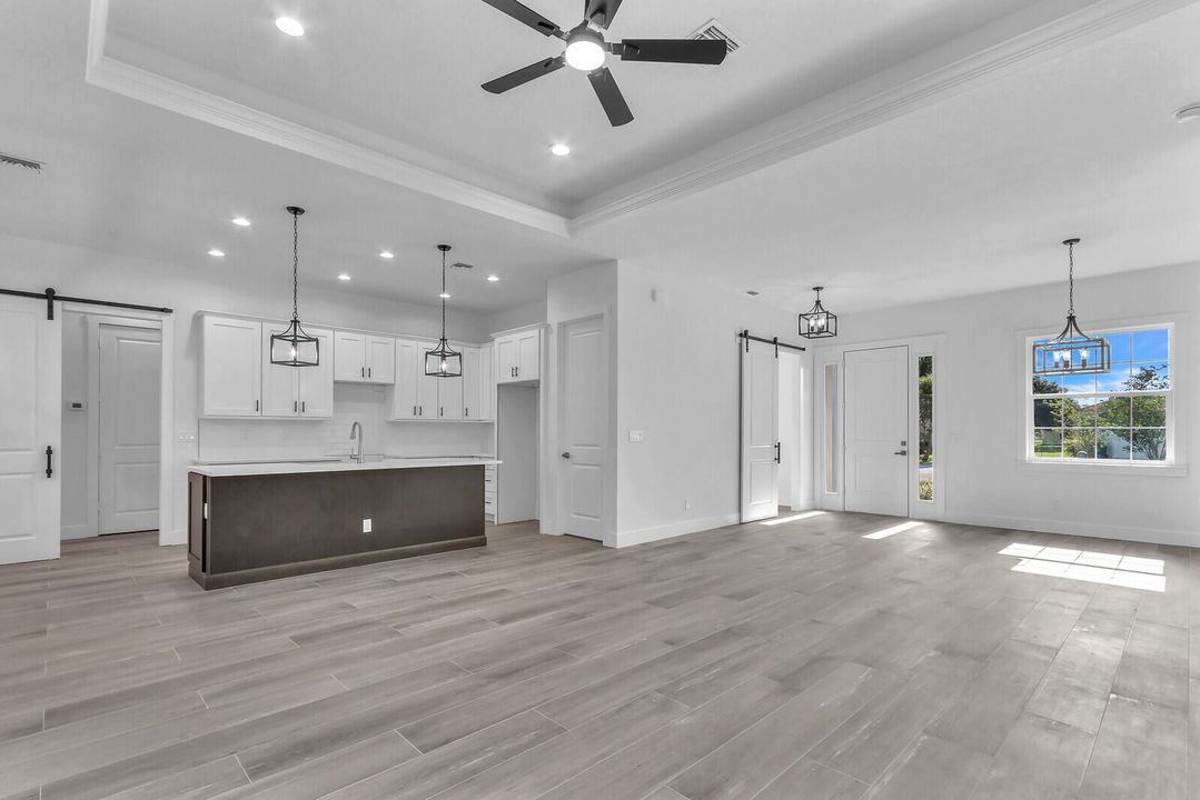 На продажу: $534,900 (3 спален, 3 ванн, 2058 Квадратных фут)